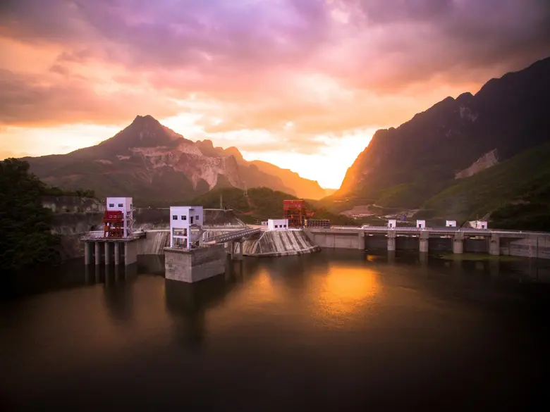 EDL-Gen ประกาศปีทองการผลิตกระแสไฟฟ้าจากพลังงานน้ำ  รับปรากฏการณ์ลานีญา เพิ่มปริมาณน้ำฝนและมีมวลน้ำในแม่น้ำสายต่างๆ   ดันปริมาณผลิตกระแสไฟฟ้าเฉลี่ยสูงขึ้น 27-40%