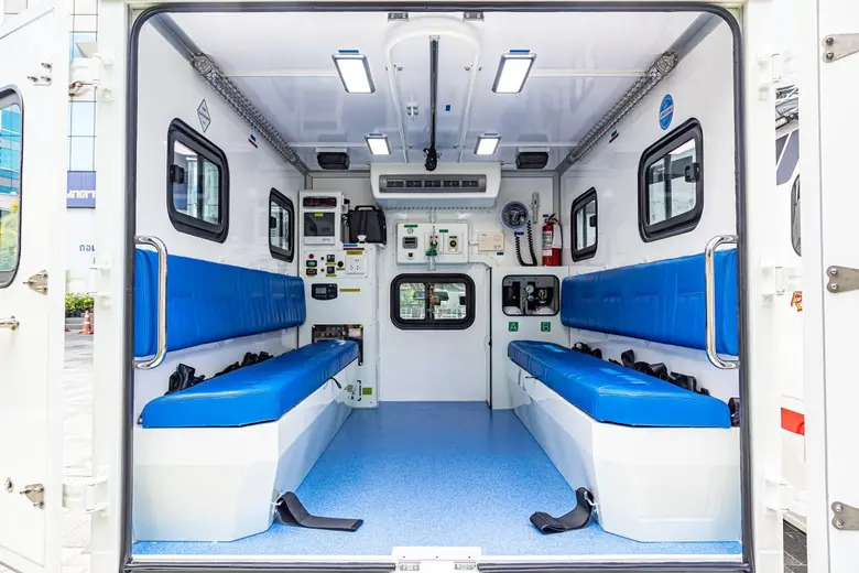 มิตซูบิชิ มอเตอร์ส ประเทศไทย  ดัดแปลงมิตซูบิชิ ไทรทัน สนับสนุนภารกิจเคลื่อนย้ายผู้ป่วยโควิด-19 เพื่อการรักษาตัว