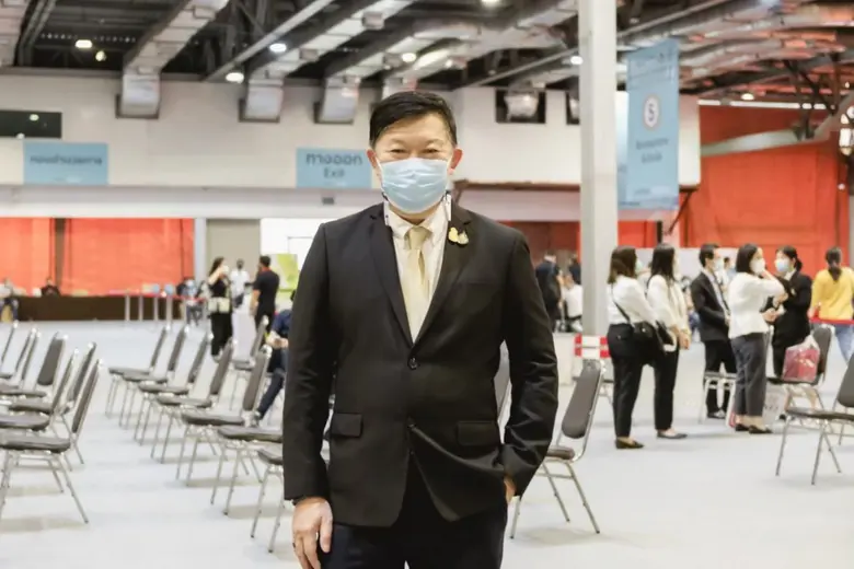 ด้วยความหวังและมุ่งมั่นที่ต้องการให้คนไทย...