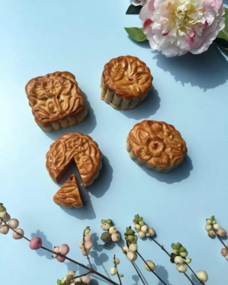 ไอคอนสยาม สุขสยาม และ ห้างสรรพสินค้าสยาม ทาคาชิมายะ จัดเทศกาลขนมไหว้พระจันทร์ รวมร้านอร่อยระดับตำนาน  พร้อมส่งตรงถึงบ้านง่ายแค่คลิก