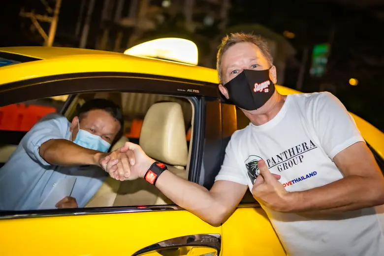 Panthera Group มอบถุงยังชีพแก่พนักงานขับแท็กซี่ "ที่อาจถูกมองข้าม" กว่า 400 คน