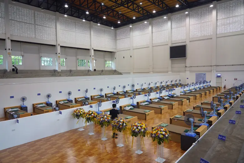 รมว.กระทรวงการอุดมศึกษาฯ เปิดศูนย์พักคอยสำหรับผู้ป่วยโควิด-19 ที่ ม.รามคำแหง