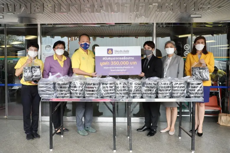 พลตรี นายแพทย์เหรียญทอง แน่นหนา ผู้อำนวยก...