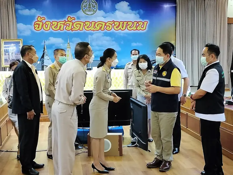 คกก.โรคติดต่อฯ รับมอบวัคซีน "ซิโนฟาร์ม" จาก อบจ.นครพนม 11,260 โด้ส กว่า 9.9 ล้านบาท