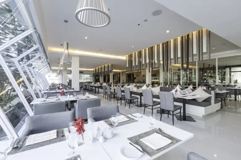 โปรโมชั่นเดลิเวอรี่ดีต่อใจ ณ ห้องอาหาร ดิ ออร์ชาร์ด โรงแรมแคนทารี ใกล้นิคมอมตะ บางปะกง