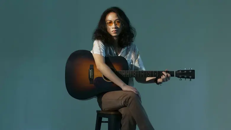 "ไม้หมอน- วชิรวิทย์" คนดนตรีเพื่อชีวิตสมั...