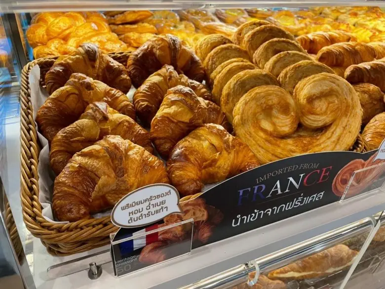 เชิญแวะชิมกาแฟ เบเกอรี่ ระดับพรีเมียม รับยุคปกติ วิถีใหม่ ได้แล้ววันนี้ที่ ร้านเบลลินี่ แกร็บ แอนด์ โก สาขาตลาดมีโชค จ.เชียงใหม่