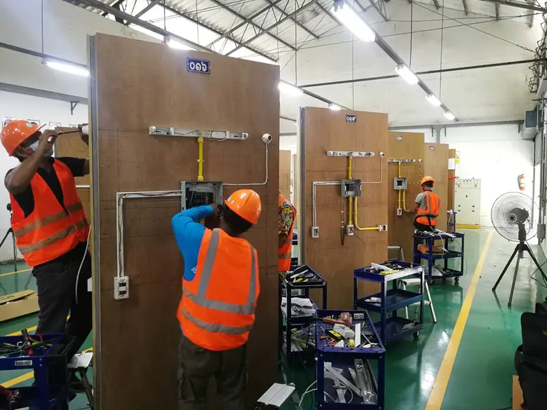 สนพ.สุรินทร์ วัดฝีมือช่างไฟฟ้าถ้าผ่านได้ใครจ้างก็สบายใจ