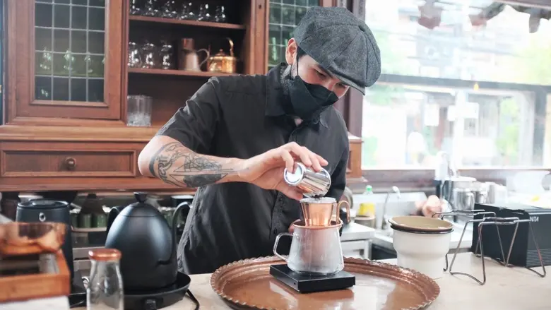 งานเลื่อนเป็นเหตุสังเกตได้! ส่องอาชีพเสริมชาวร็อกตึกแกรมมี่ฯช่วงโควิด