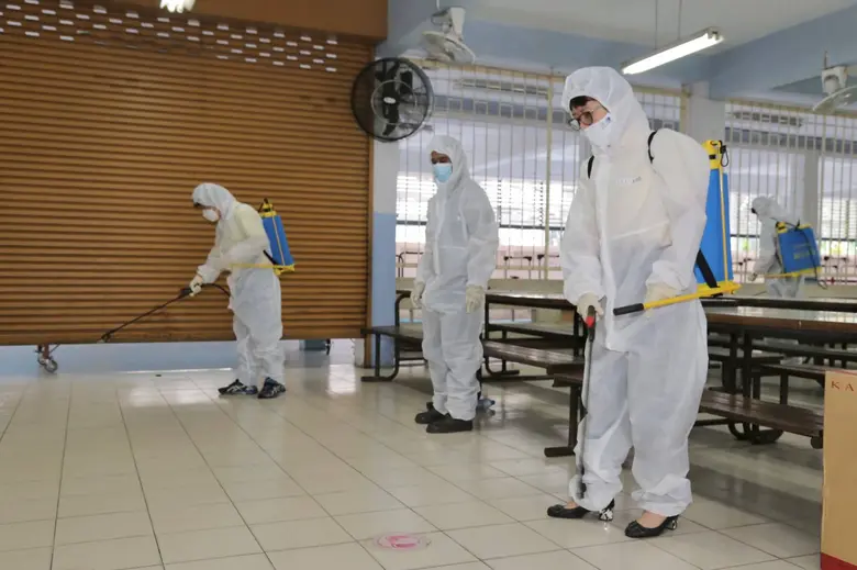 อว. Clear&Clean โดย วศ. เพิ่มความปลอดภัย ณ รร.กิ่งเพชร และชุมชนในเขตราชเทวี