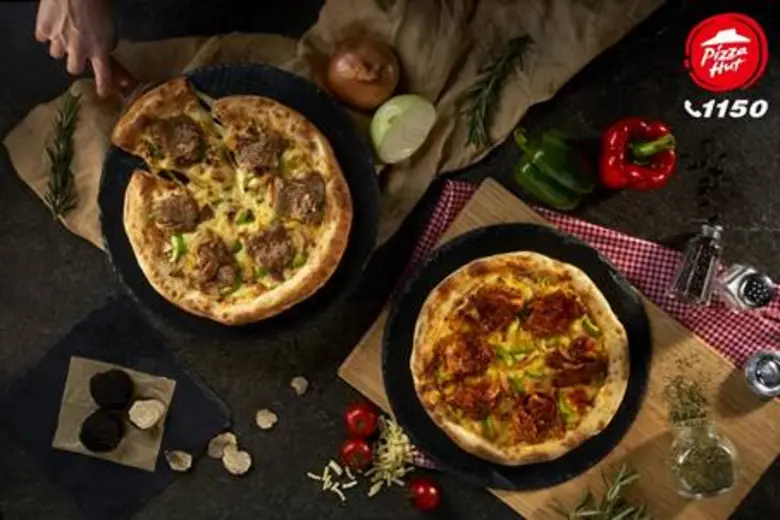ปั๊วะปัง! พิซซ่า ฮัท ร่วมกับเชฟชื่อดังระดับประเทศรังสรรค์เมนูพรีเมียม "ฟีลลี่ ชีส พิซซ่า" โดนใจผู้บริโภคทุก GEN