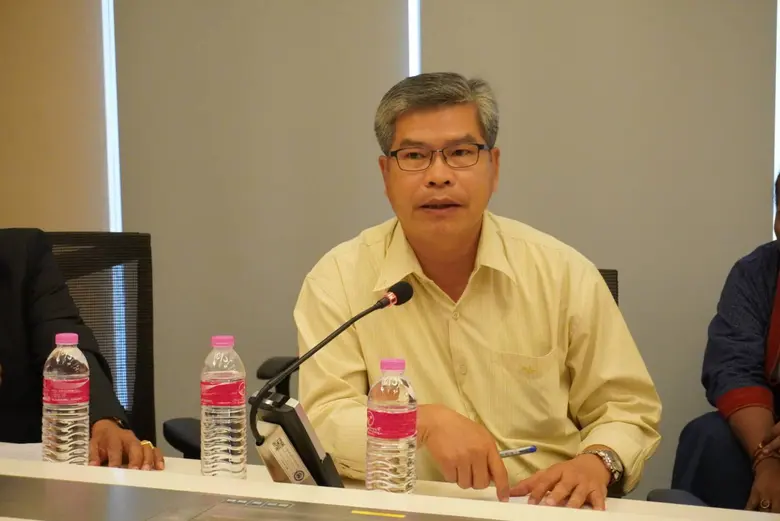 นายมนัส วงษ์จันทร์ ผู้อำนวยการสำนักจัดการ...