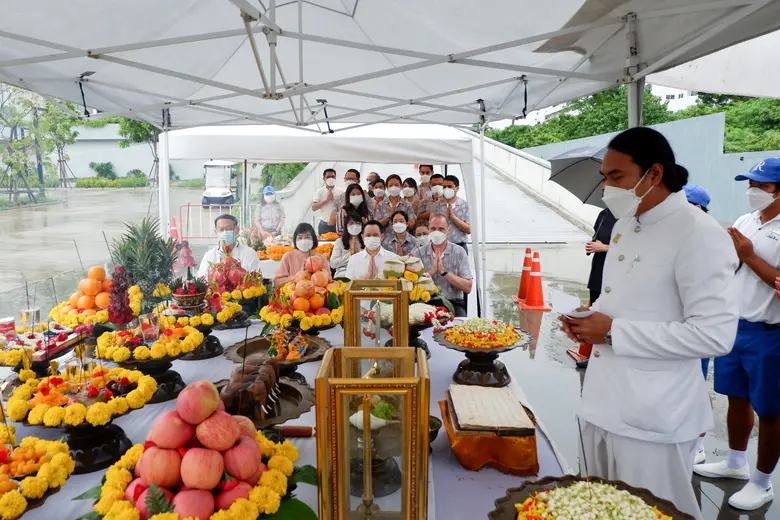 เรเนซองส์ พัทยา ก้าวเข้าสู่ปีที่ 4 จัดพิธีทำบุญและสักการะสิ่งศักดิ์สิทธิ์เพื่อความเป็นสิริมงคล