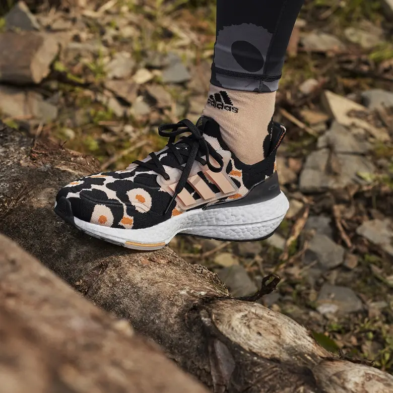 adidas x Marimekko นำเสนอลวดลาย UNIKKO บนคอลเลคชันเสื้อผ้าสไตล์สปอร์ตเป็นครั้งแรก