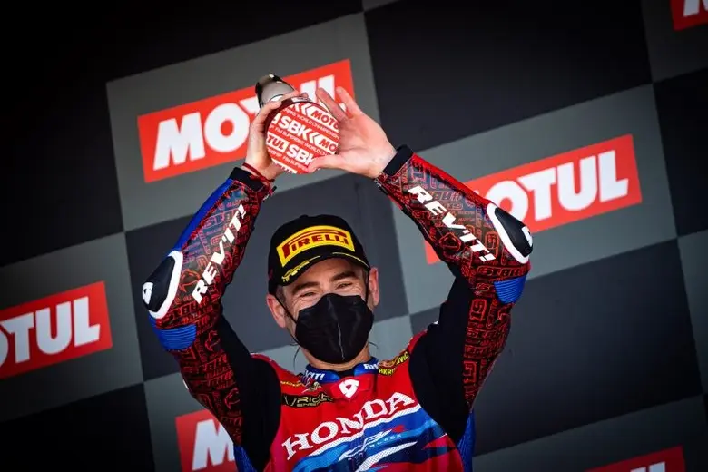 อัลวาโร่ เบาติสต้า ยอดนักบิดสแปนิชจาก ทีม...