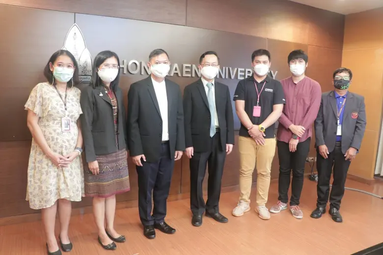 รศ.นพ.ชาญชัย พานทองวิริยะกุล อธิการบดีมหา...