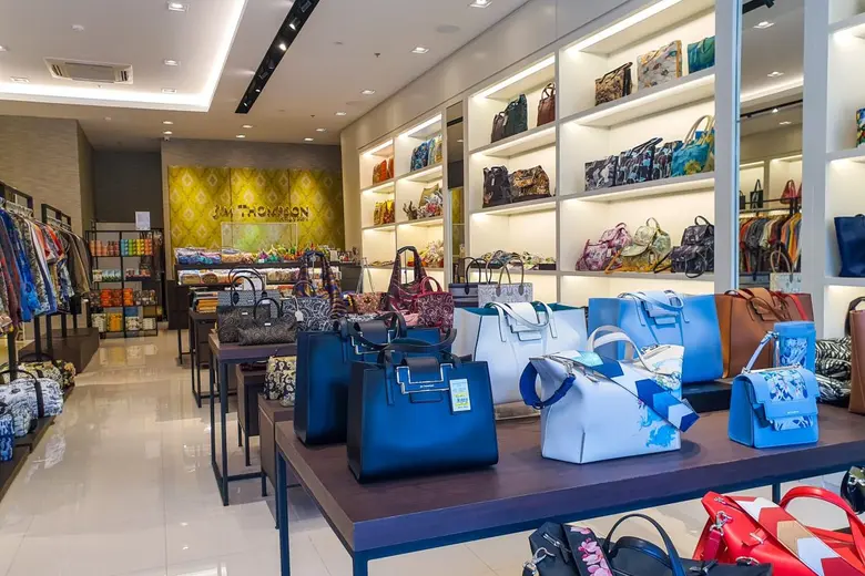 เซ็นทรัล วิลเลจ จัดงาน Jim Thompson Clearance Sale ลดสูงสุด 80% มหกรรมลดราคาครั้งยิ่งใหญ่แห่งปี ตอกย้ำ ตัวจริงแบรนด์เนมเดสติเนชั่นระดับโลก เริ่ม 1-10 ตุลาคม นี้