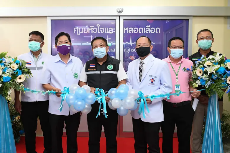 นพ.กำพล พลัสสินทร์ (ที่ 3 จากขวา) กรรมการ...