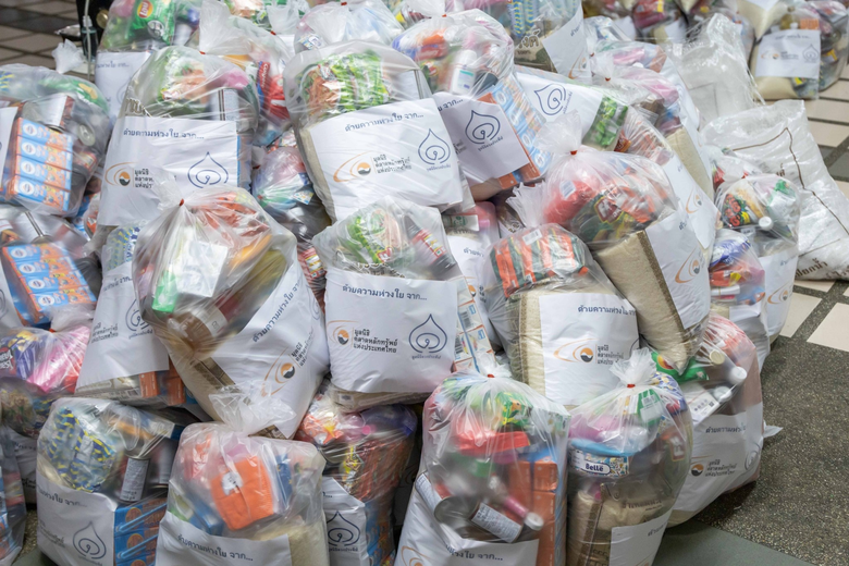 Choco CRM ส่งต่อกำลังใจและของอุปโภคบริโภคสู้โควิด-19 ให้มูลนิธิดวงประทีปชุมชนคลองเตยและศูนย์ข้าวเพื่อหมอ ผ่านโครงการ Social Care By Choco CRM