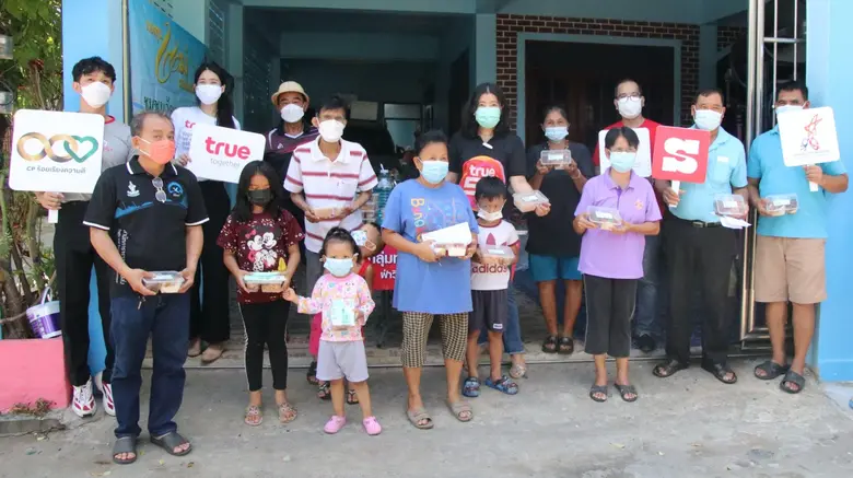 ชุมชนวัดเพลงปลื้ม...ปิดฉากโครงการ "ครัวปันอิ่ม" สุดประทับใจ มูลนิธิออทิสติกไทย Sanook กลุ่มทรู ลงพื้นที่ มอบอาหารและหน้ากากอนามัยส่งท้าย ร่วมเคียงคู่ สู้โควิดไปด้วยกัน