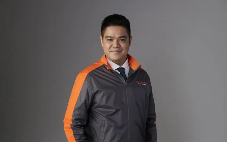 นายวราวุธ นาถประดิษฐ์ ประธานเจ้าหน้าที่บร...