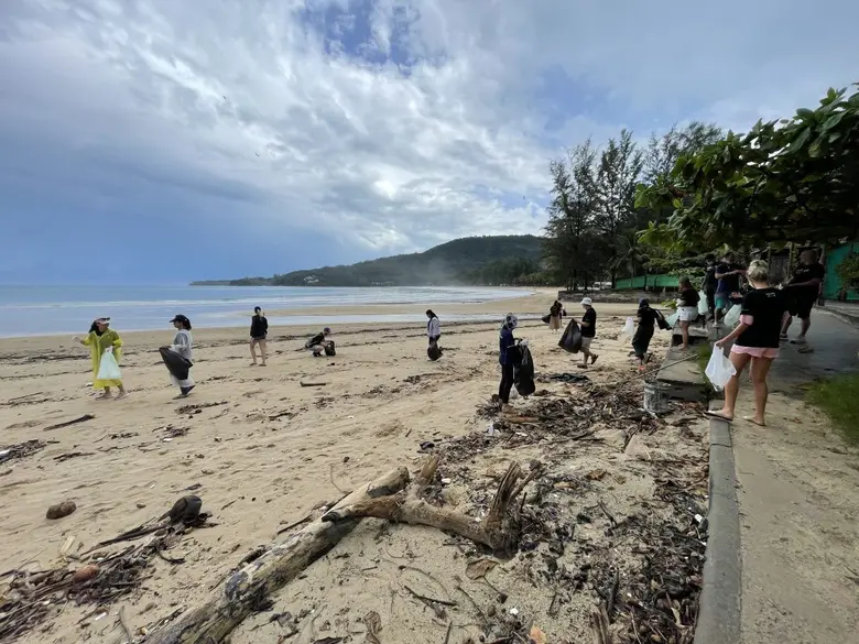 พนักงานอโกด้าร่วมใจเก็บขยะชายหาดระดับนานาชาติ กับแคมเปญ #MyPledge ครั้งแรกในจังหวัดภูเก็ต