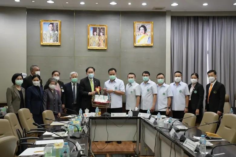 นายอนุทิน ชาญวีรกูล รองนายกรัฐมนตรี และรั...