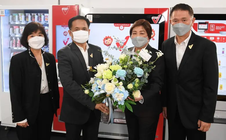 นายวิชา โตมานะ ( ที่ 2 จากซ้าย) กรรมการผู...