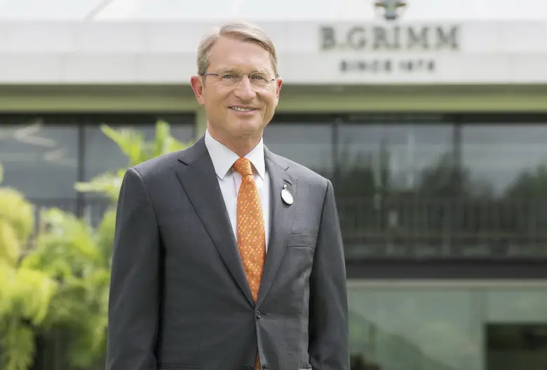 ดร.ฮาราลด์ ลิงค์ ประธาน บี.กริม และประธาน...