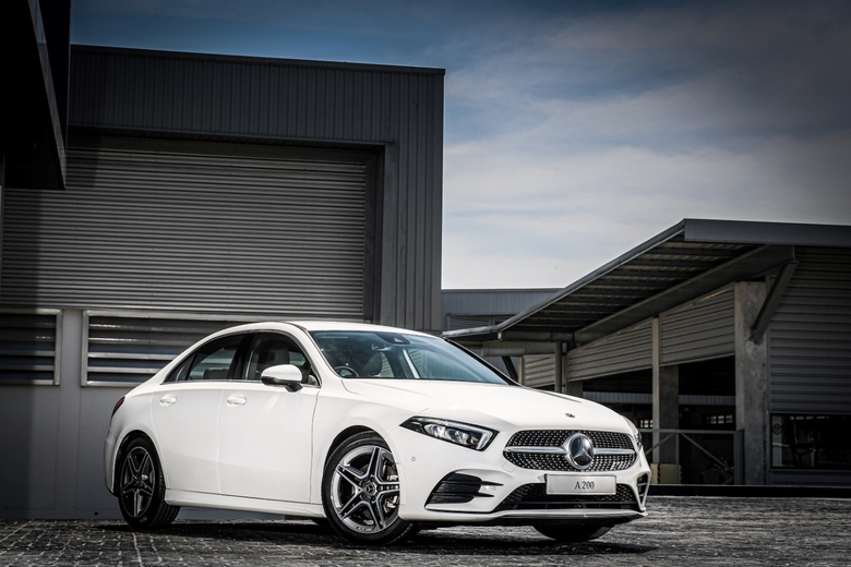 เมอร์เซเดส-เบนซ์ จัดแคมเปญ "Mercedes-Benz Limitless Offers" จัดเต็มกระตุ้นยอดขายต่อเนื่องในไตรมาสที่ 4 ด้วยทัพรถยนต์เมอร์เซเดส-เบนซ์ พร้อมสิทธิประโยชน์มากมาย ตั้งแต่วันนี้ - 31 ธันวาคม 2564 เท่านั้น