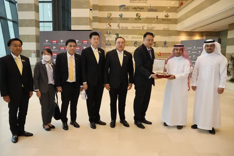 นายสุชาติ ชมกลิ่น รัฐมนตรีว่าการกระทรวงแร...