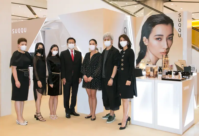 SUQQU ชวนสัมผัสรองพื้นชนิดน้ำสุดเลอค่า SUQQU THE LIQUID FOUNDATION พร้อมแต่งแต้มสีสันด้วย SUQQU 2022 SPRING COLOR COLLECTION