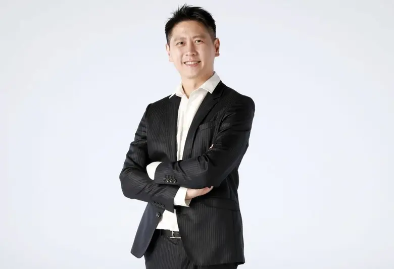 นายรณฤทธิ์ ตั้งคารวคุณ ประธานเจ้าหน้าที่บ...