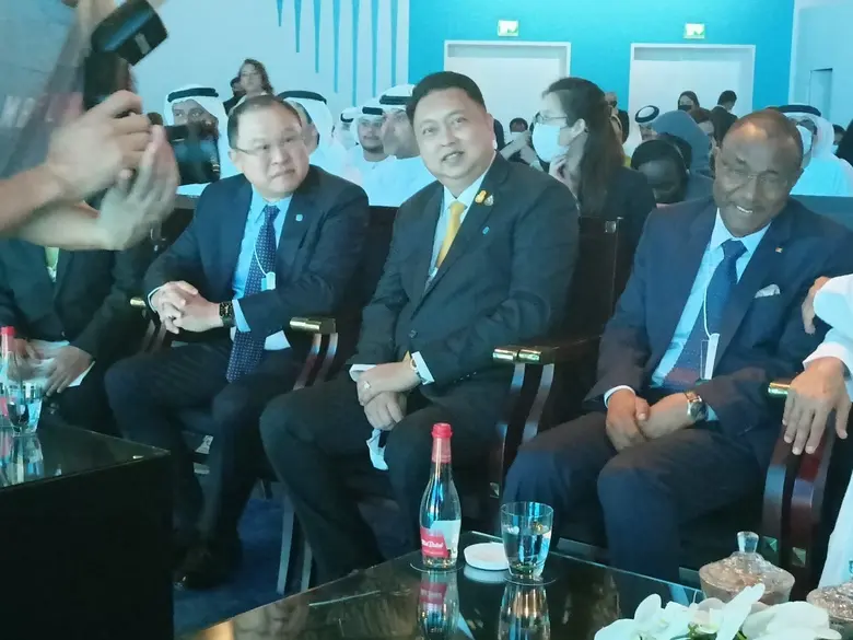 นายสุชาติ ชมกลิ่น รัฐมนตรีว่าการกระทรวงแร...