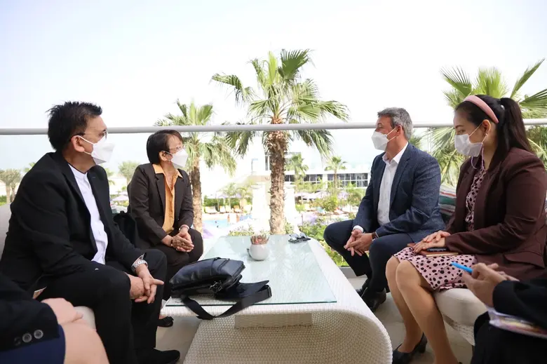 นายสุชาติ ชมกลิ่น รัฐมนตรีว่าการกระทรวงแร...