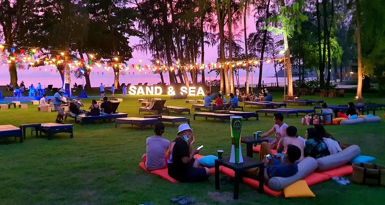 ฉลองเทศกาลสงกรานต์หรือปีใหม่ไทย ที่ดุสิตธ...