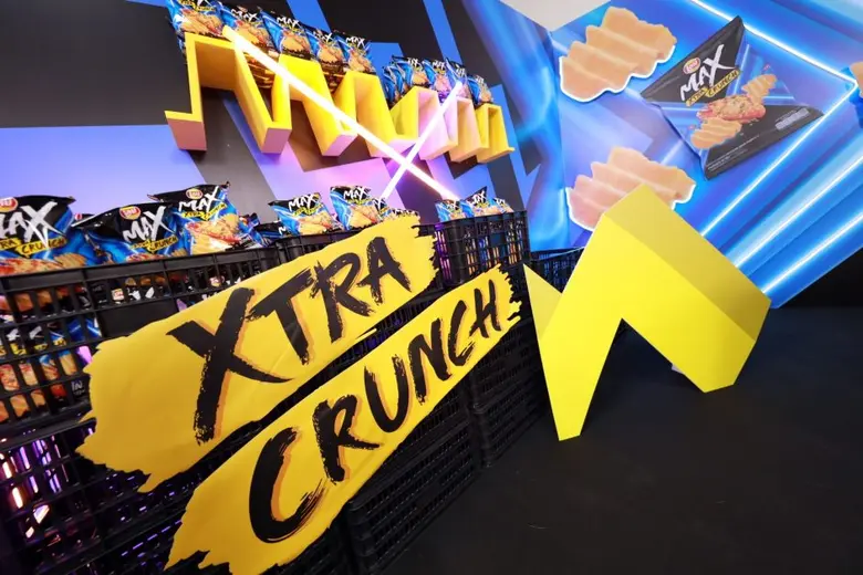 เลย์แมกซ์ต่อยอดความปัง ส่ง "เลย์ แมกซ์ เอ็กซ์ตร้า ครันช์" เอาใจวัยรุ่น 	คว้าสามหนุ่มฮอต  "เต-ดิว-กัน" เป็นพรีเซนเตอร์