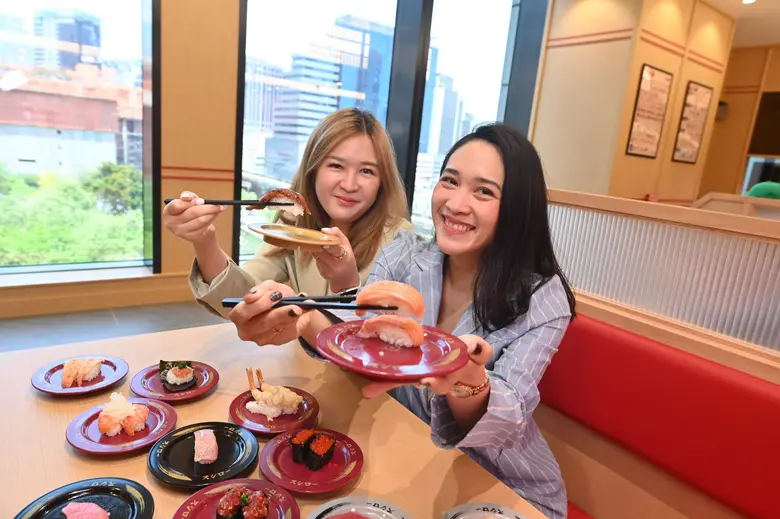 ศูนย์การค้า ดิ เอ็มโพเรี่ยม ร่วมฉลองครบรอ...