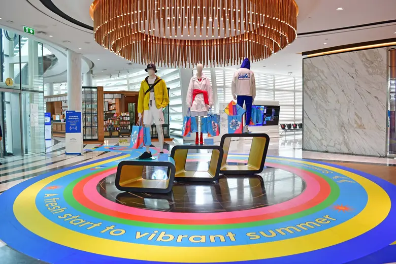 คิง เพาเวอร์ ฉลองสงกรานต์ไทยแลนด์ แดนอัศจรรย์ สืบสานวัฒนธรรมไทย เตรียมช้อปฉ่ำใจ READY GO SUMMER ที่ คิง เพาเวอร์ ทุกสาขา ตั้งแต่วันที่ 6 - 17 เมษายน 2565