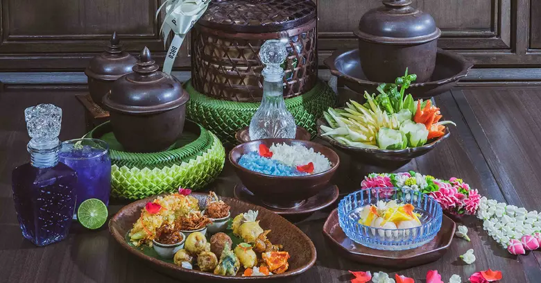 มาลิ้มลองมนต์สเน่ห์สำรับคลายร้อนแบบชาววัง...