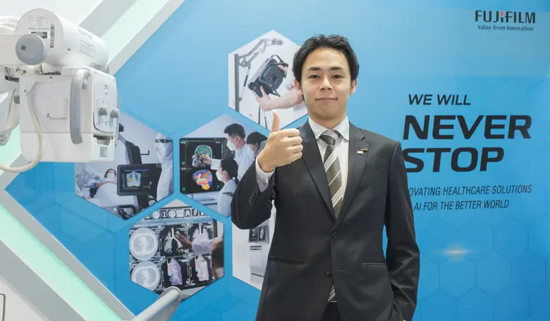 มร. ยูโตะ คุมาไก ผู้ช่วยกรรมการผู้จัดการ ...