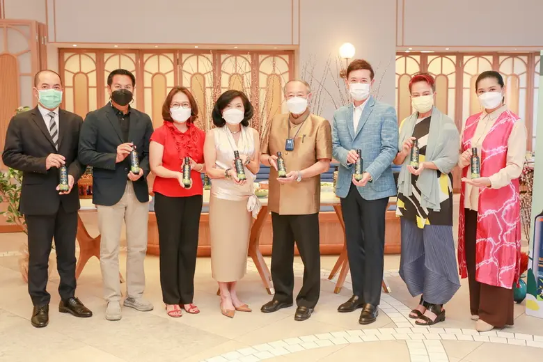 ดร.สุเมธ ตันติเวชกุล (ที่ 4 จากขวา) เลขาธ...