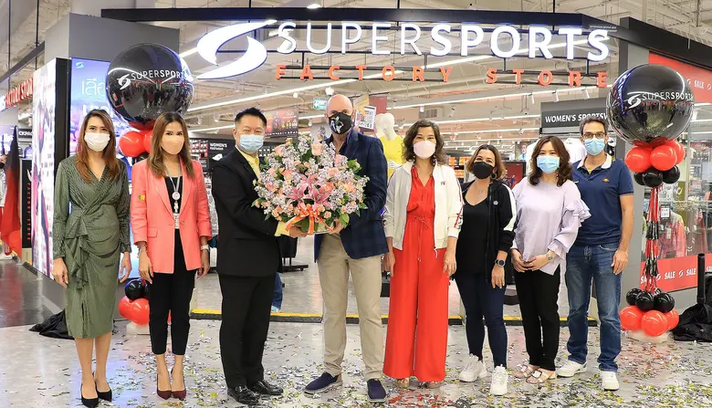 ศูนย์การค้าเอ็ม บี เค เซ็นเตอร์ นำโดย นาย...