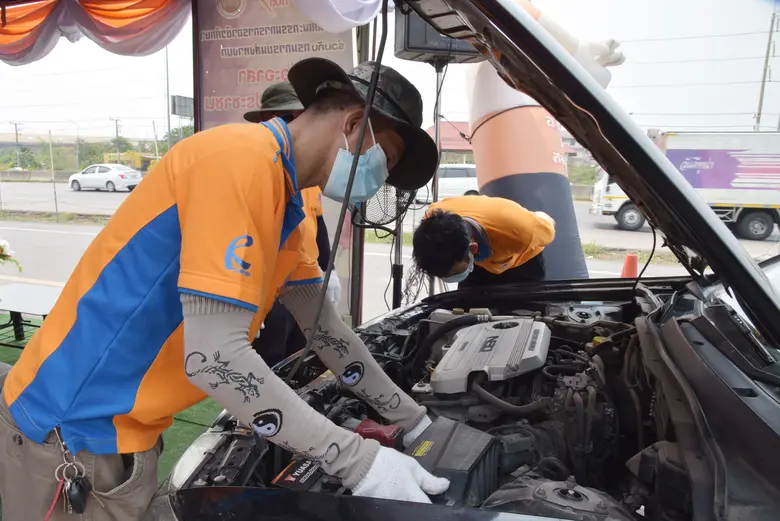 ชลิต อินดัสทรีฯ ร่วม ว.เทคนิคสมุทรสาคร ตรวจซ่อมรถให้ฟรีช่วงสงกรานต์ หนุน "อาชีวะอาสาลดอุบัติเหตุทางถนน" ปี 65