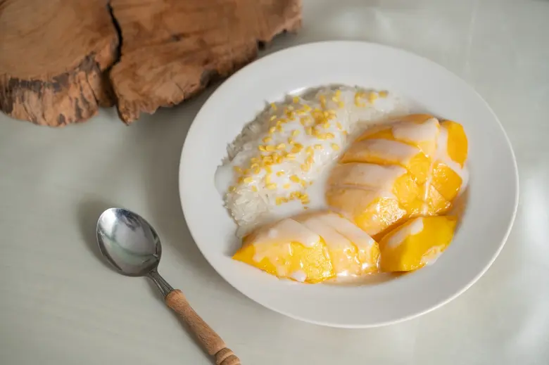 LINE MAN รายงานสถิติข้าวเหนียวมะม่วงฟีเวอ...