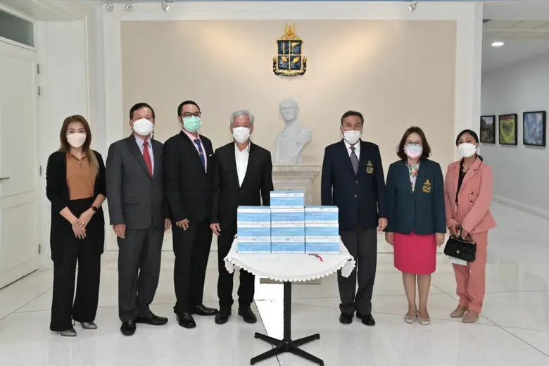 นายแพทย์วิเชียร แพทยานันท์ ประธานเจ้าหน้า...