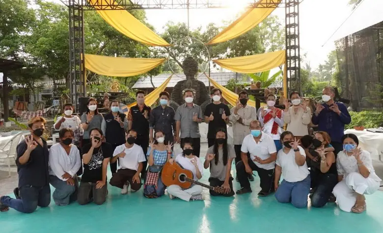 "กลัวเด็กจะเสียคน เพราะติดโซเซียลมีเดีย ห...