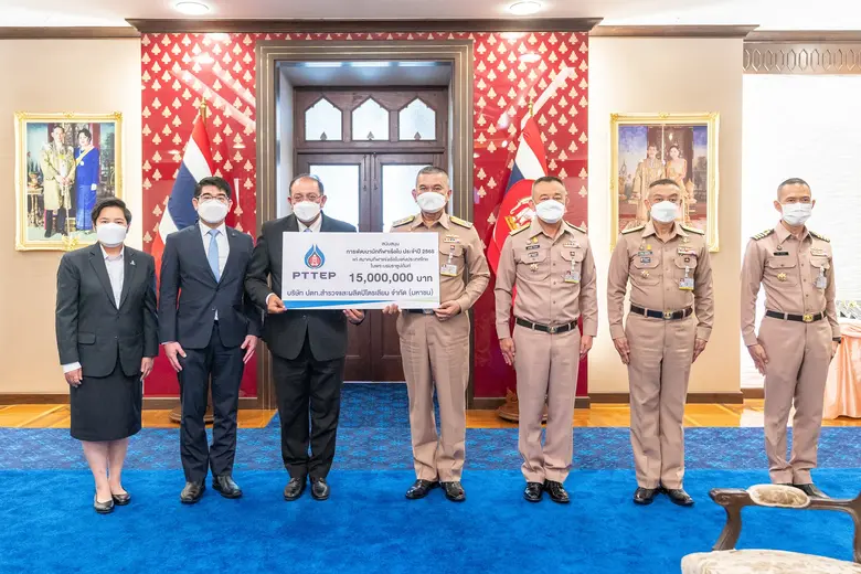 นายมนตรี ลาวัลย์ชัยกุล (ที่ 3 จากซ้าย) ปร...