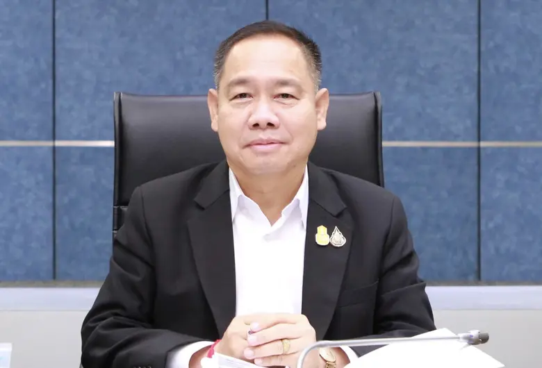 รมว.สุชาติ มอบกรมพัฒน์ ระดมสมองขับเคลื่อนเศรษฐกิจระยะยาว สร้างแบรนด์ตามเทร็นด์แฟชั่น 2023