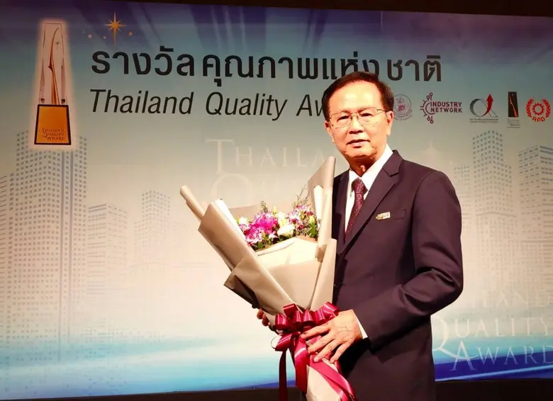 อาคาร 9 ชั้นที่ตั้งตระหง่าน ณ บริเวณแยกตึ...